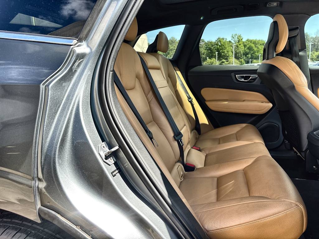 Thumbnail: 2019 Volvo XC60 - 25