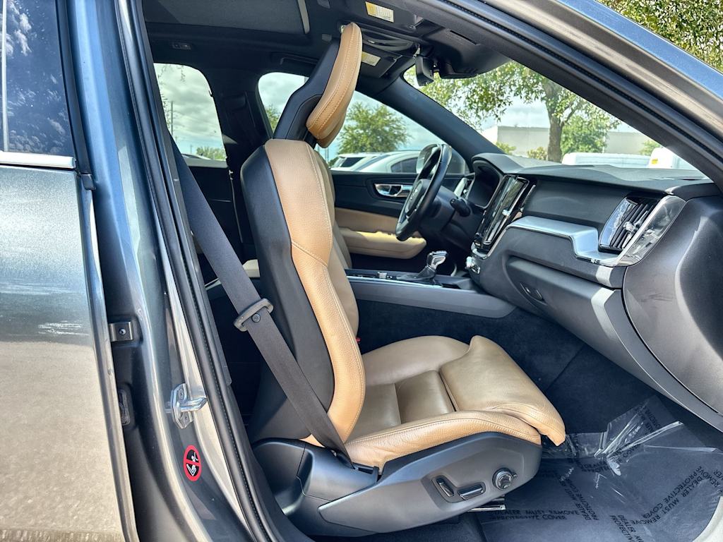 Thumbnail: 2019 Volvo XC60 - 21