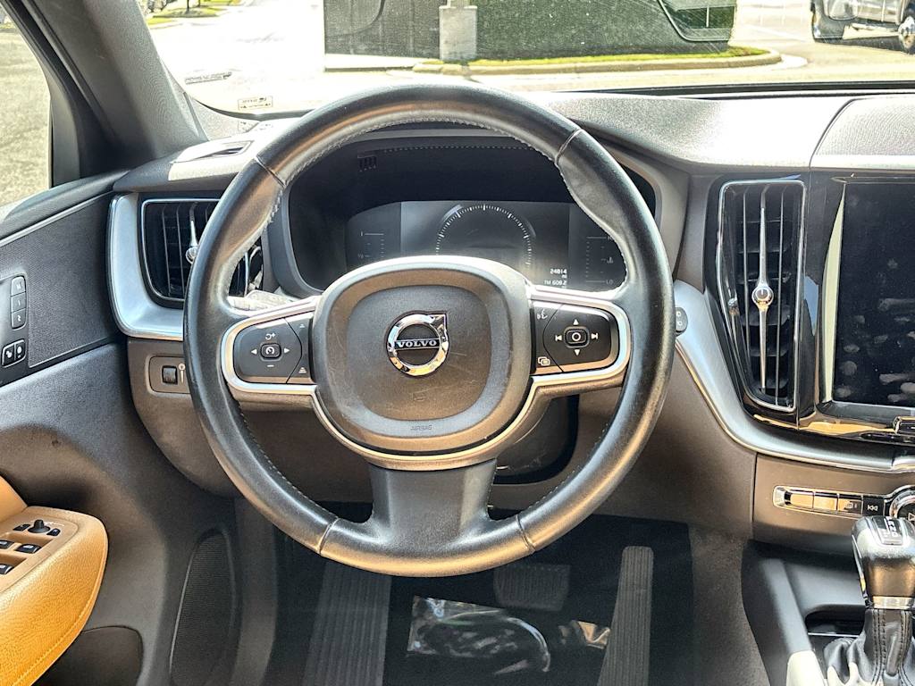 Thumbnail: 2019 Volvo XC60 - 10