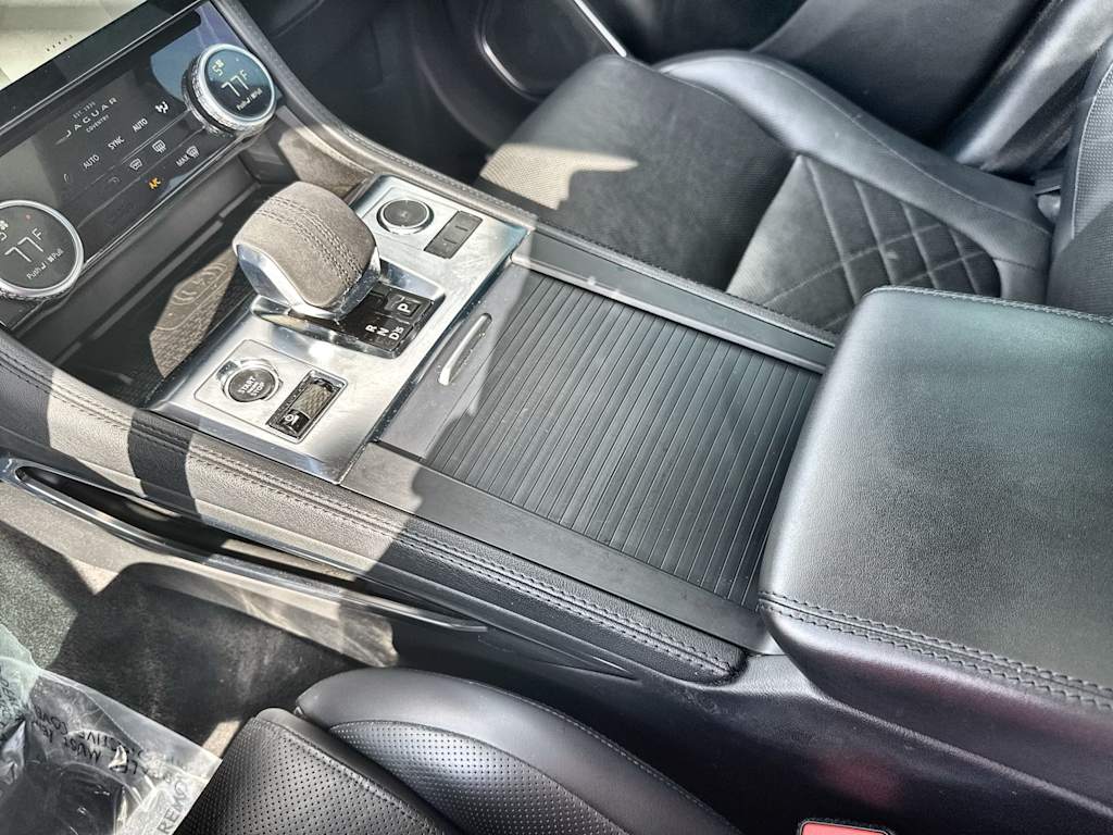 Thumbnail: 2021 Jaguar F-Pace - 26