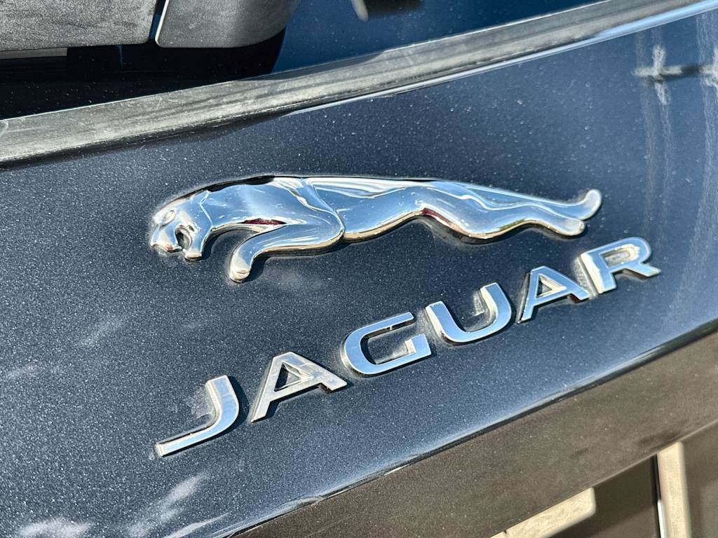 Thumbnail: 2021 Jaguar F-Pace - 23