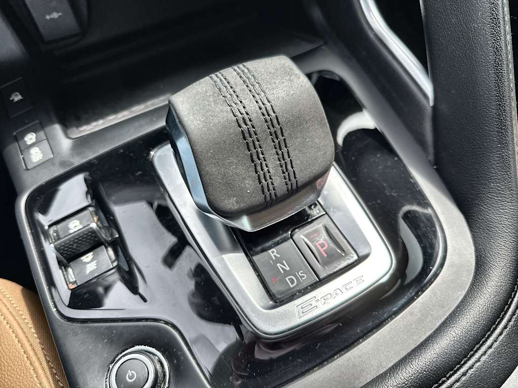 Thumbnail: 2021 Jaguar E-Pace - 25