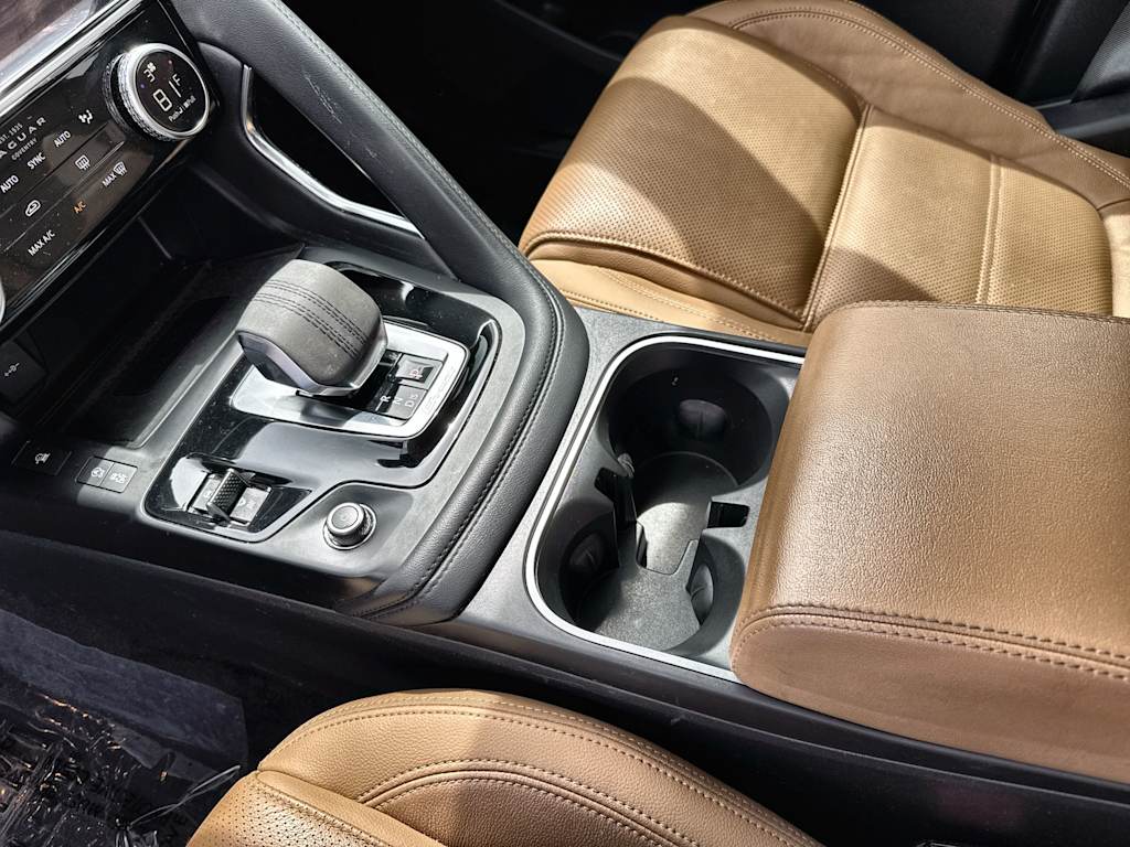 Thumbnail: 2021 Jaguar E-Pace - 15