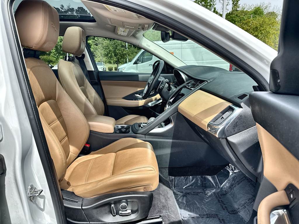 Thumbnail: 2021 Jaguar E-Pace - 19