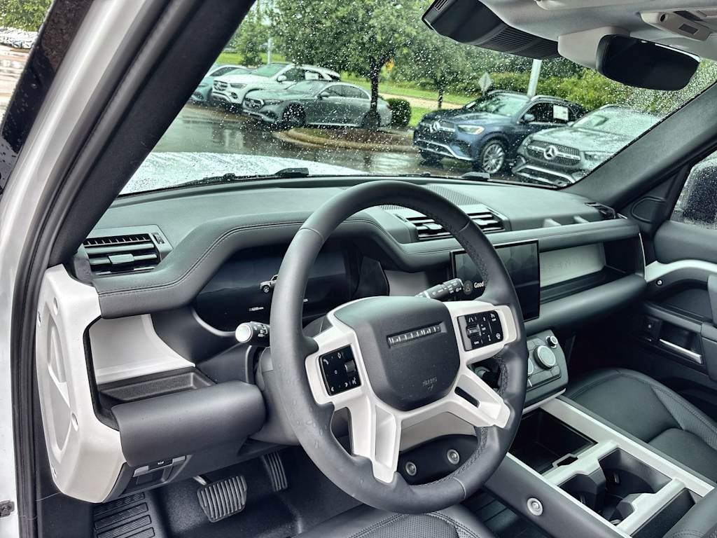 Thumbnail: 2025 Land Rover Defender - 2