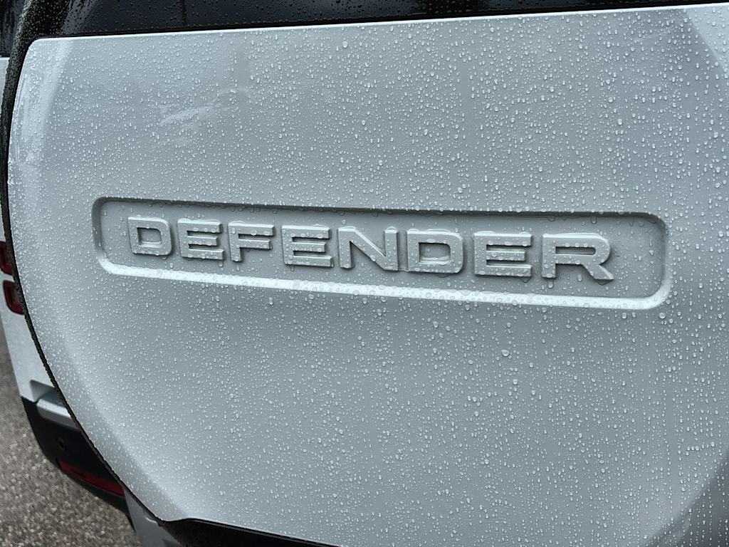 Thumbnail: 2025 Land Rover Defender - 6