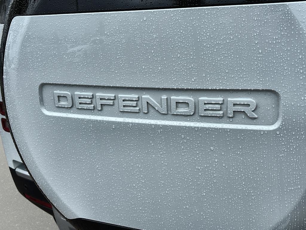 Thumbnail: 2025 Land Rover Defender - 5