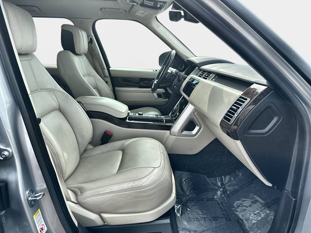 Thumbnail: 2020 Land Rover Range Rover - 26