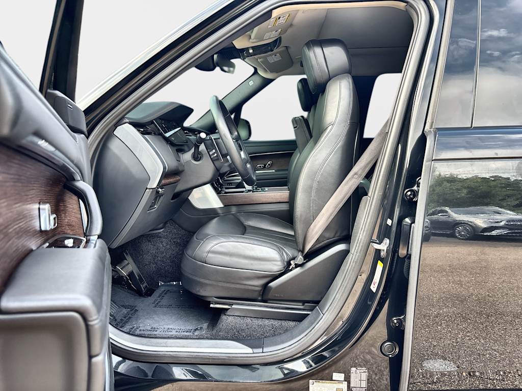 Thumbnail: 2023 Land Rover Range Rover - 22