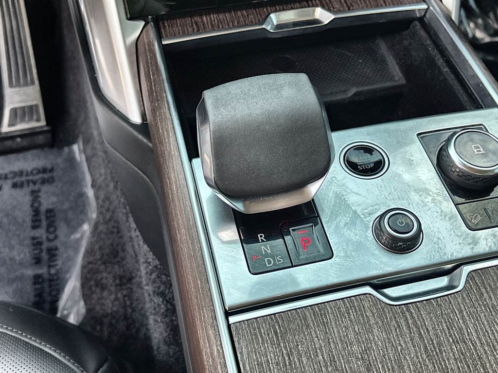 Thumbnail: 2023 Land Rover Range Rover - 14