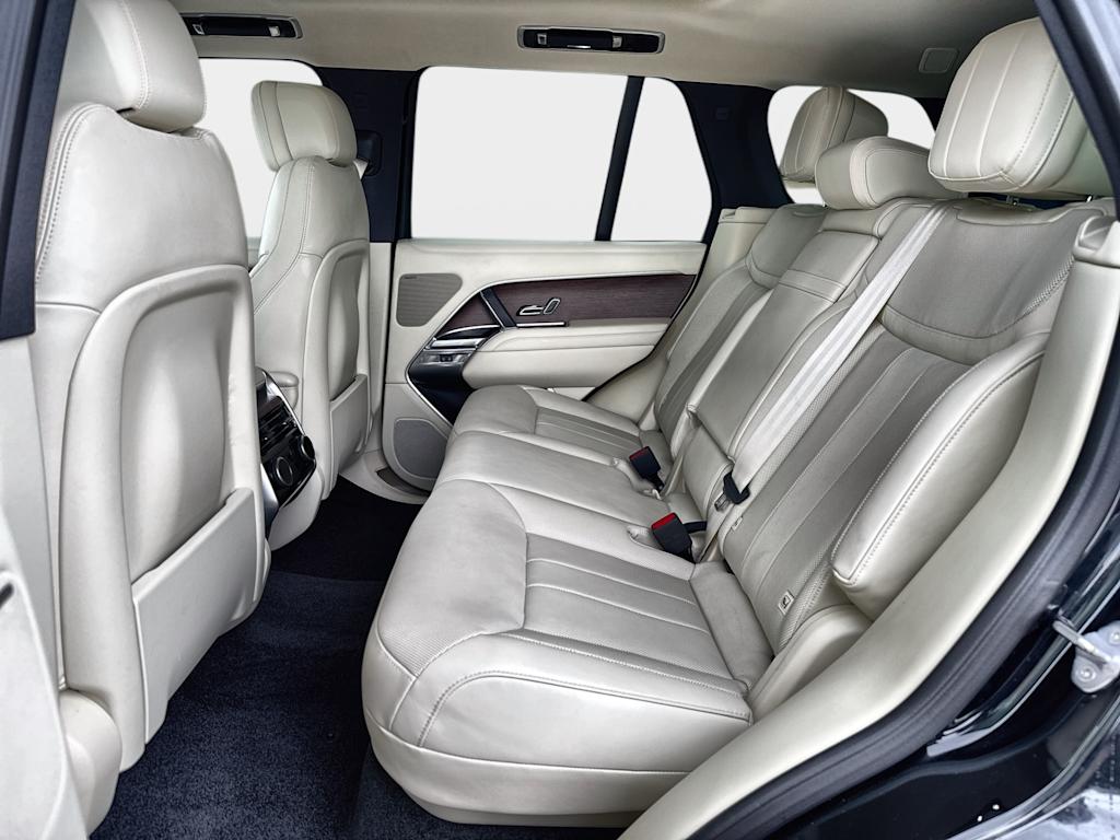 Thumbnail: 2023 Land Rover Range Rover - 11