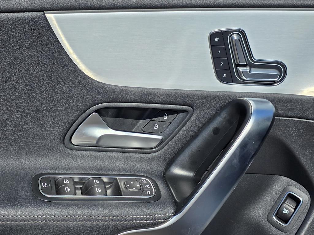 Thumbnail: 2025 Mercedes-Benz CLA - 21