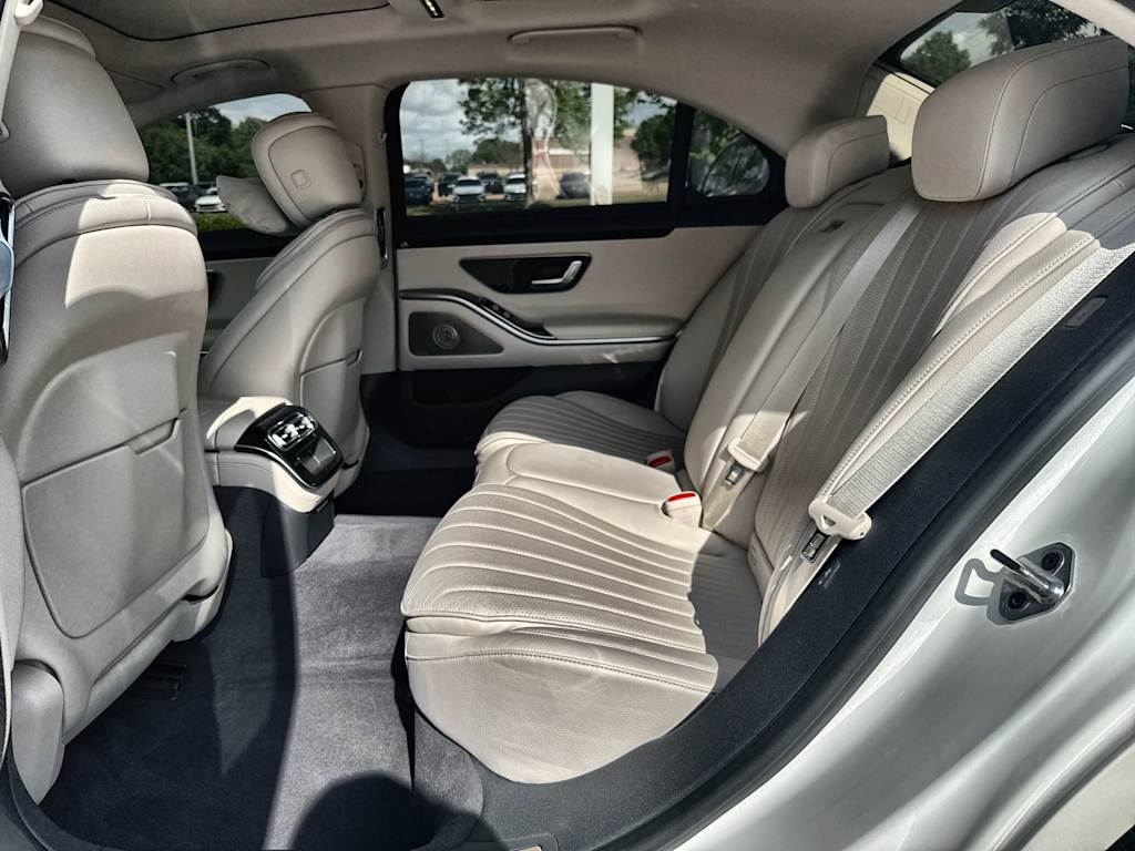 Thumbnail: 2023 Mercedes-Benz S-Class - 13