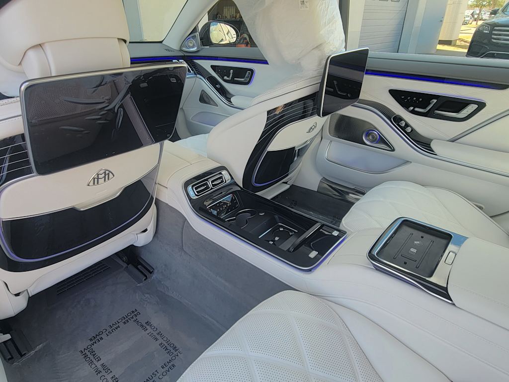 Thumbnail: 2025 Mercedes-Benz S-Class - 2