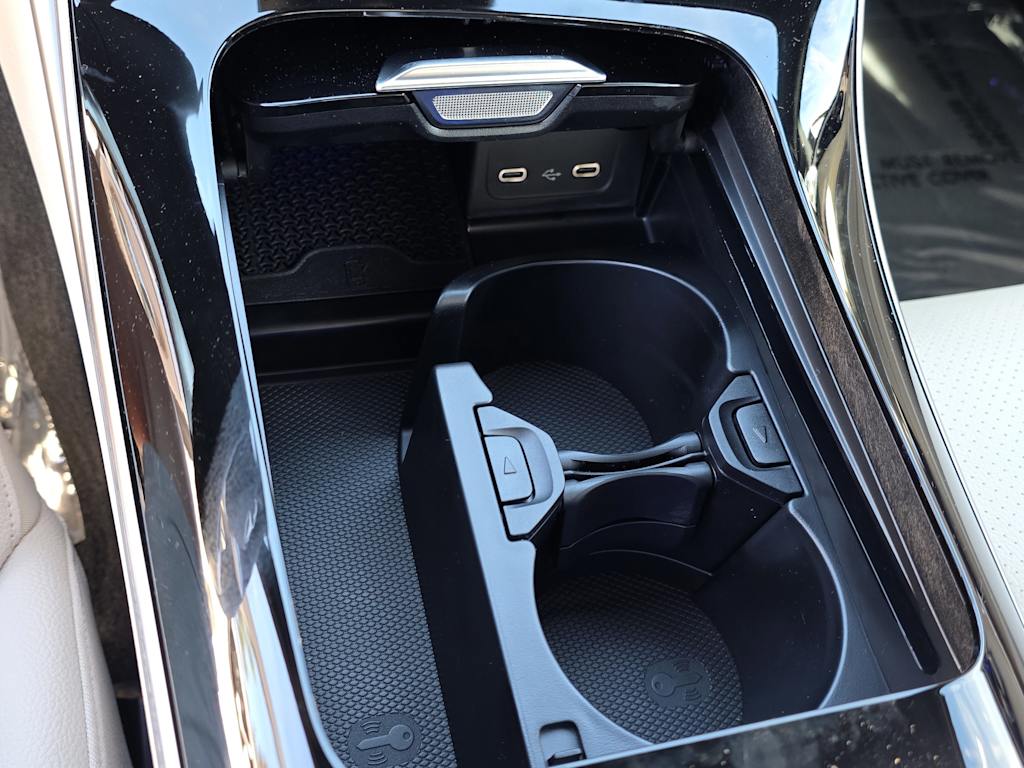 Thumbnail: 2026 Mercedes-Benz C-Class - 10