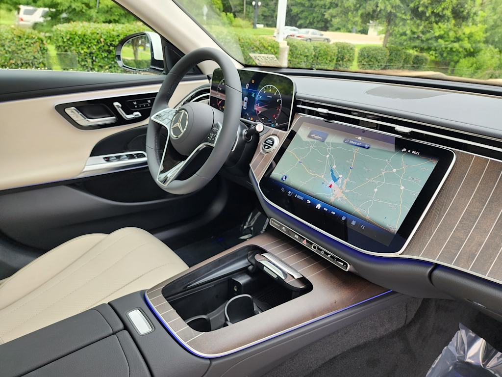 Thumbnail: 2025 Mercedes-Benz E-Class - 12