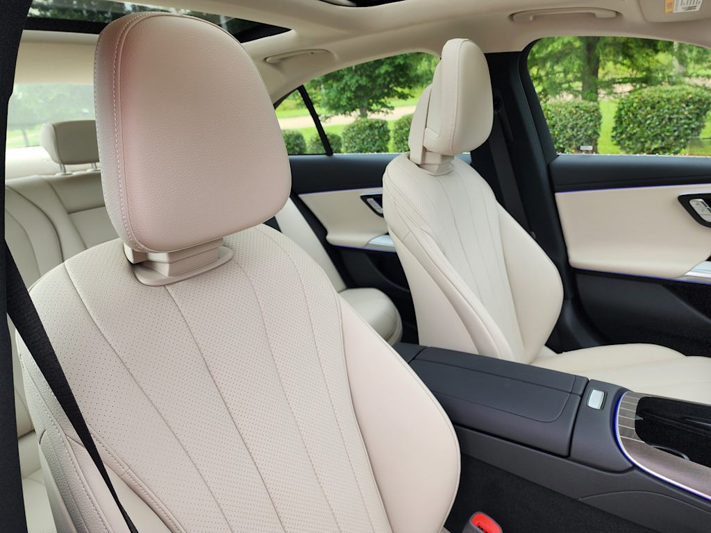 Thumbnail: 2025 Mercedes-Benz E-Class - 24