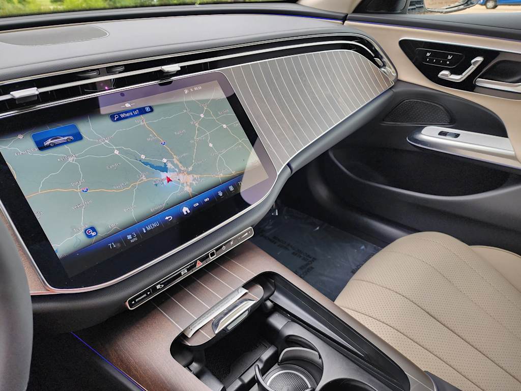 Thumbnail: 2025 Mercedes-Benz E-Class - 21