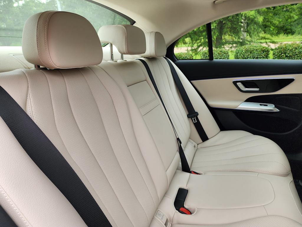 Thumbnail: 2025 Mercedes-Benz E-Class - 25