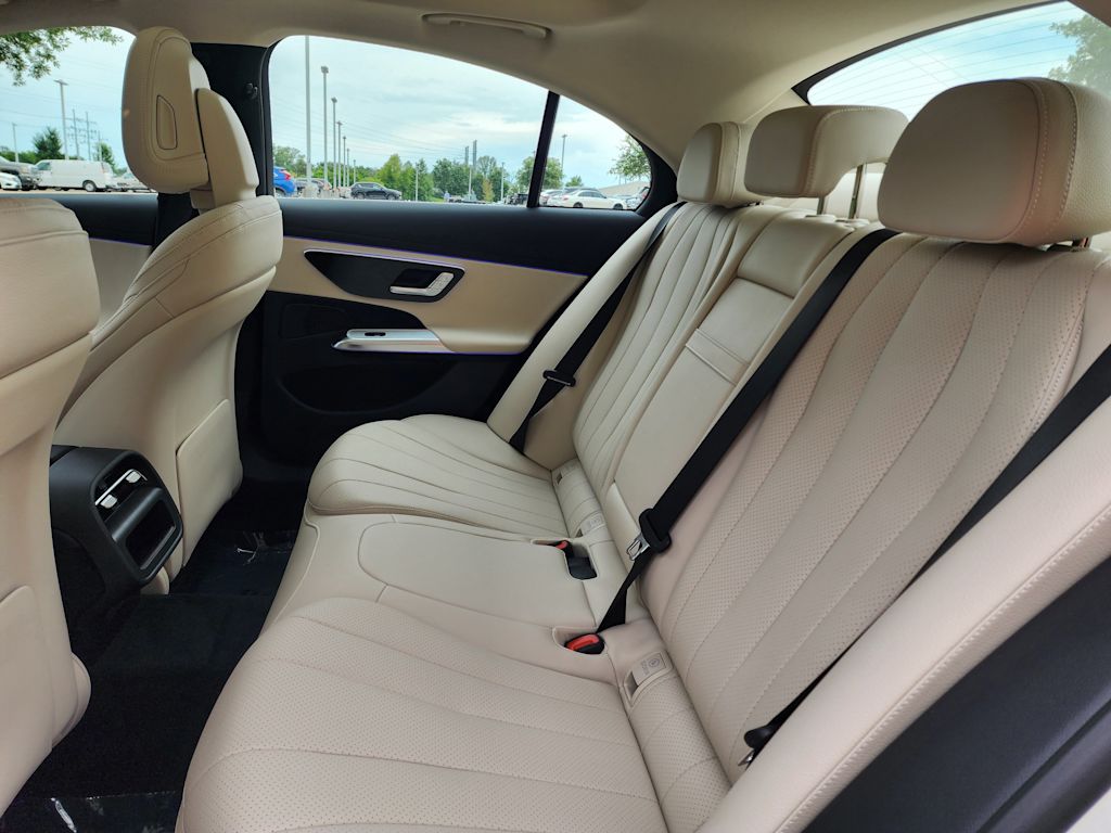 Thumbnail: 2025 Mercedes-Benz E-Class - 10