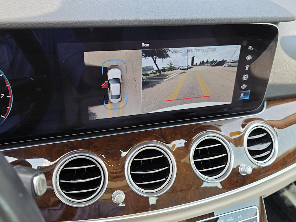 Thumbnail: 2023 Mercedes-Benz E-Class - 18