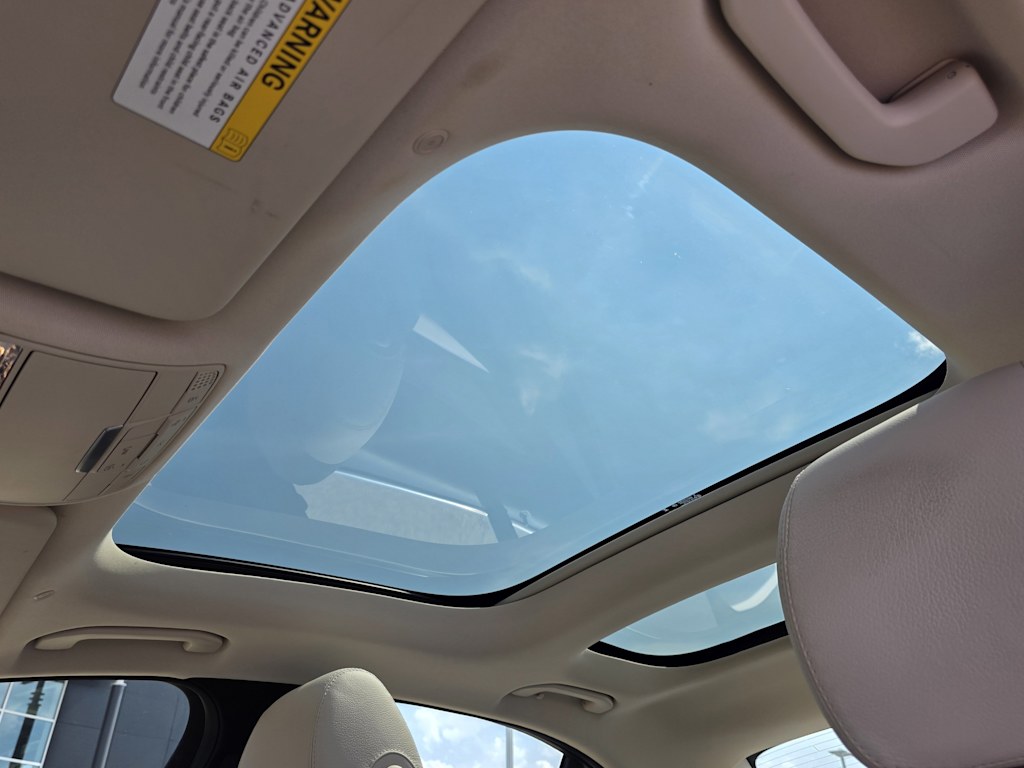 Thumbnail: 2023 Mercedes-Benz E-Class - 19