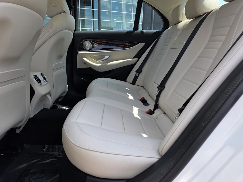 Thumbnail: 2023 Mercedes-Benz E-Class - 10