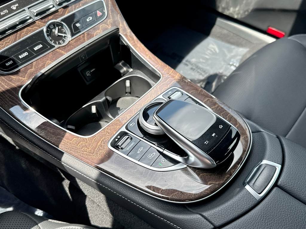 Thumbnail: 2020 Mercedes-Benz E-Class - 15