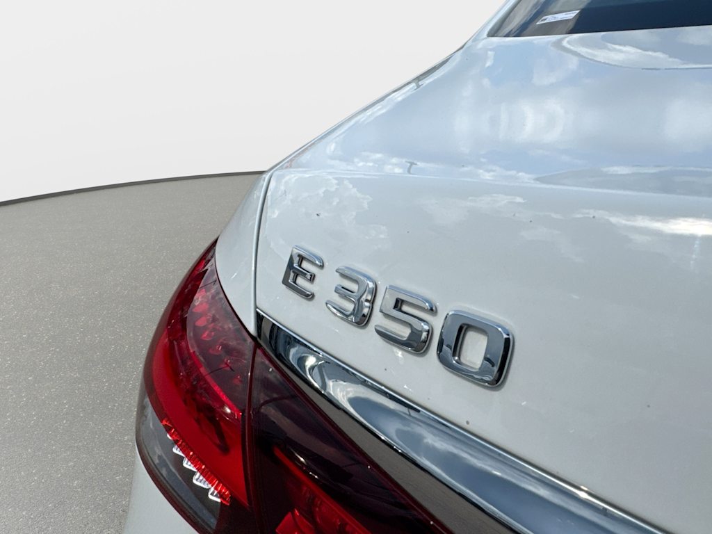 Thumbnail: 2022 Mercedes-Benz E-Class - 7
