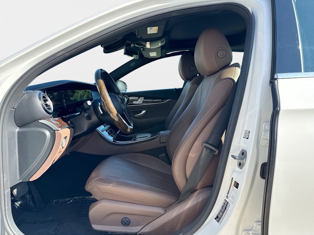 Thumbnail: 2022 Mercedes-Benz E-Class - 12