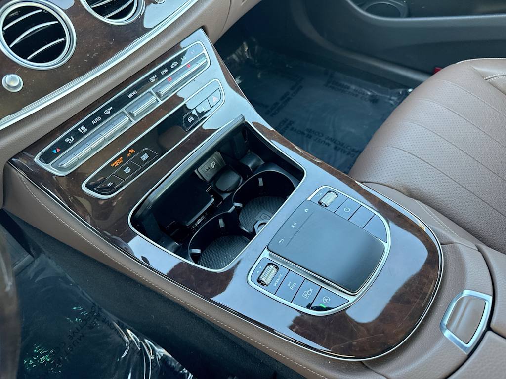 Thumbnail: 2022 Mercedes-Benz E-Class - 14