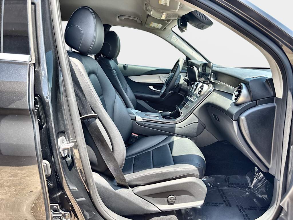 Thumbnail: 2022 Mercedes-Benz GLC - 23