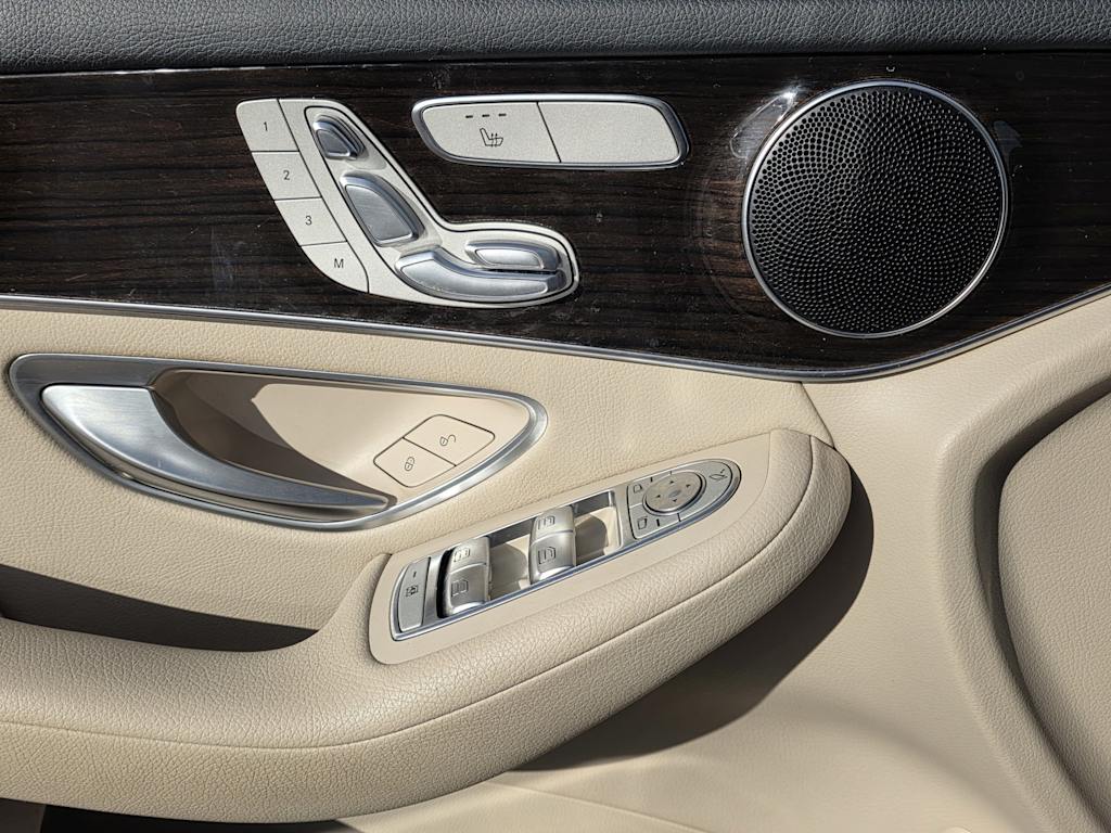 Thumbnail: 2022 Mercedes-Benz GLC - 21