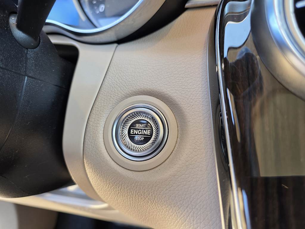 Thumbnail: 2022 Mercedes-Benz GLC - 23