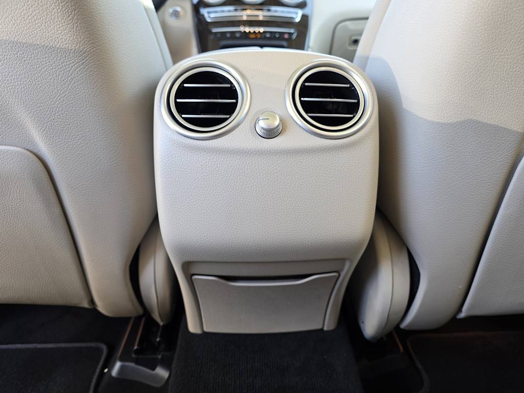 Thumbnail: 2022 Mercedes-Benz GLC - 19