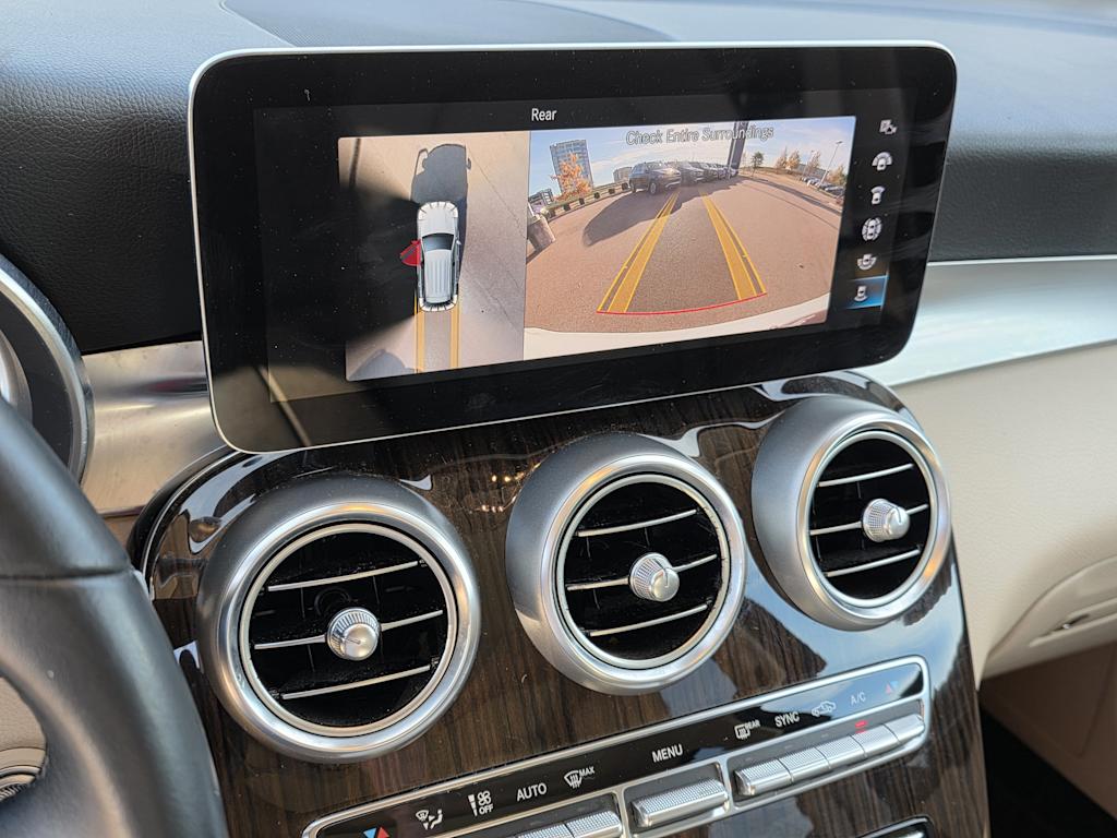 Thumbnail: 2022 Mercedes-Benz GLC - 16