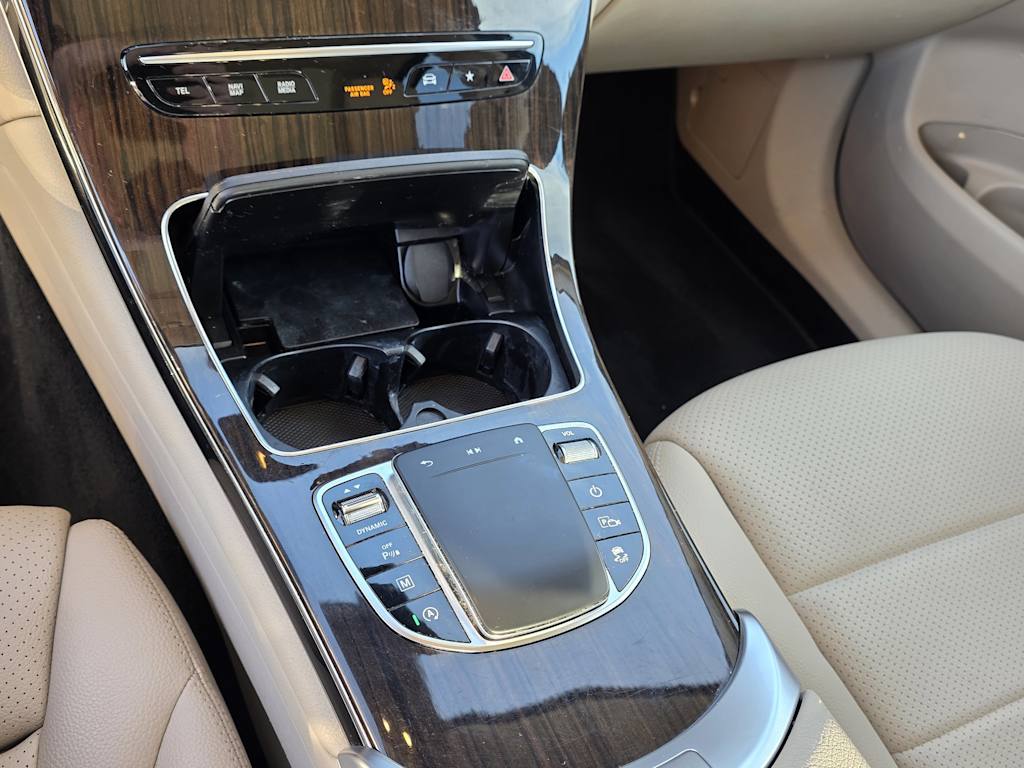 Thumbnail: 2022 Mercedes-Benz GLC - 22