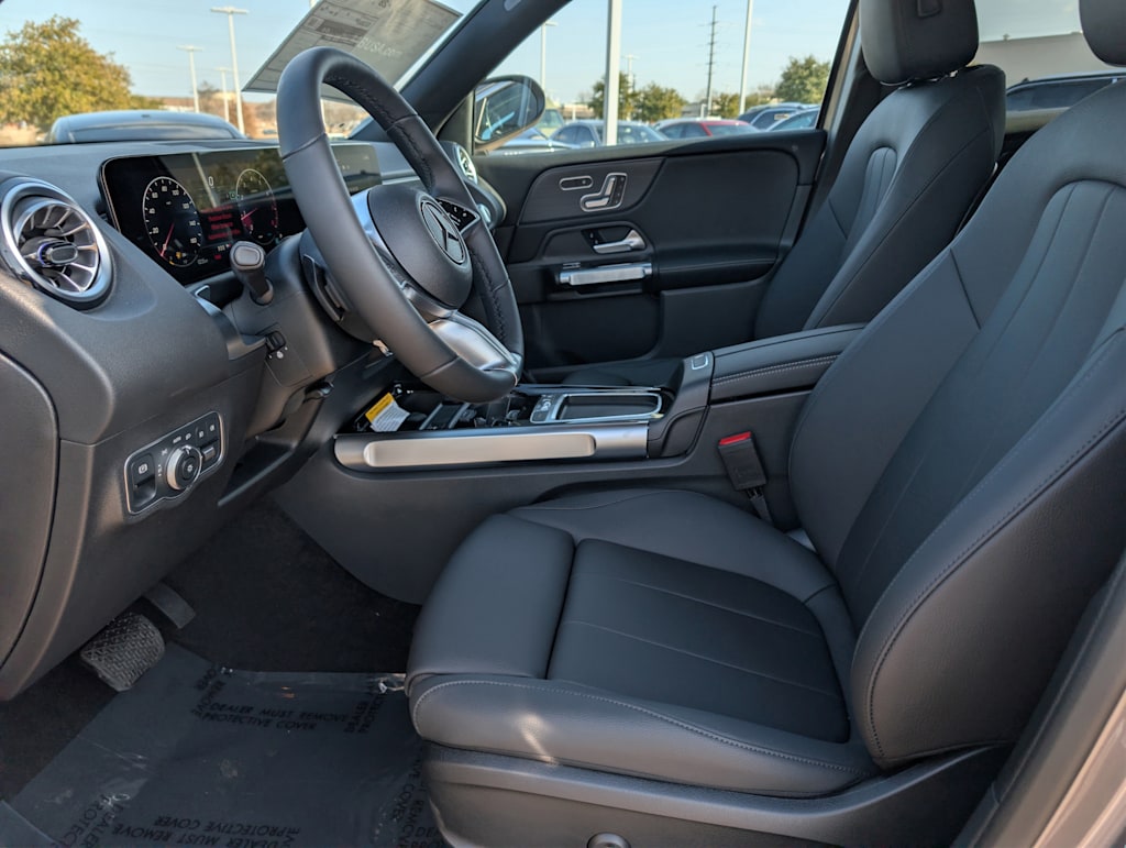 Thumbnail: 2026 Mercedes-Benz GLB - 8