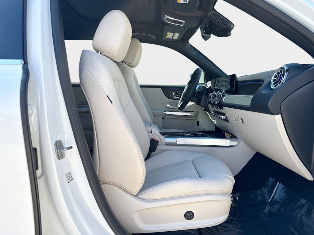 Thumbnail: 2026 Mercedes-Benz GLB - 22