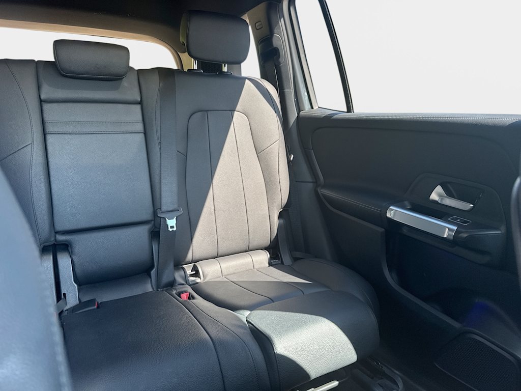 Thumbnail: 2021 Mercedes-Benz GLB - 13