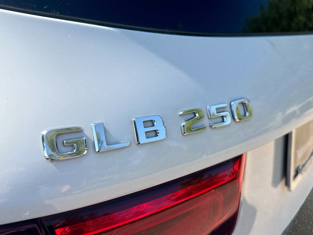 Thumbnail: 2021 Mercedes-Benz GLB - 7
