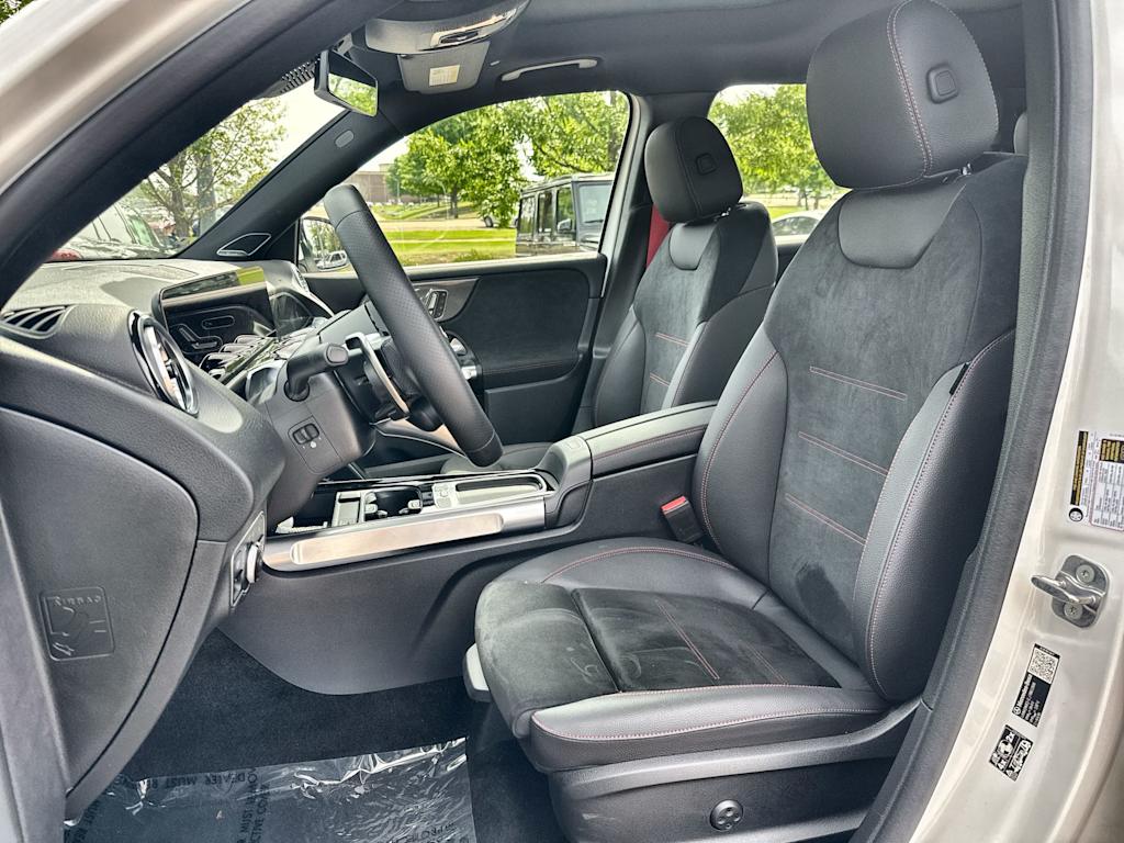 Thumbnail: 2026 Mercedes-Benz GLB - 12