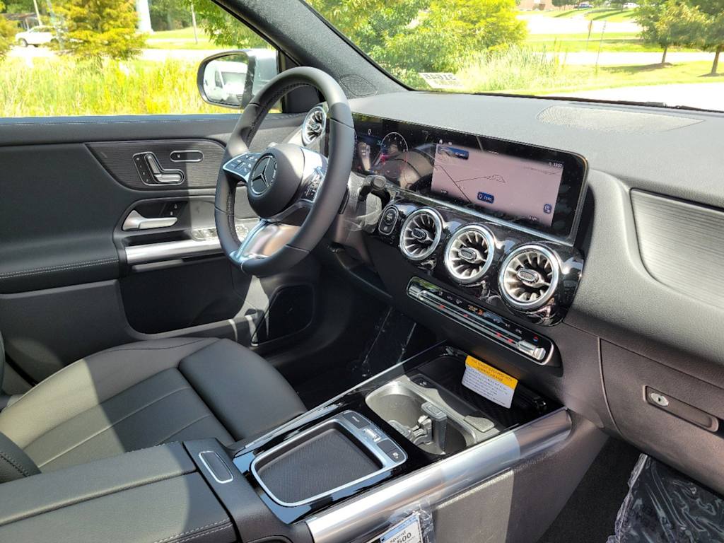 Thumbnail: 2025 Mercedes-Benz GLA - 12