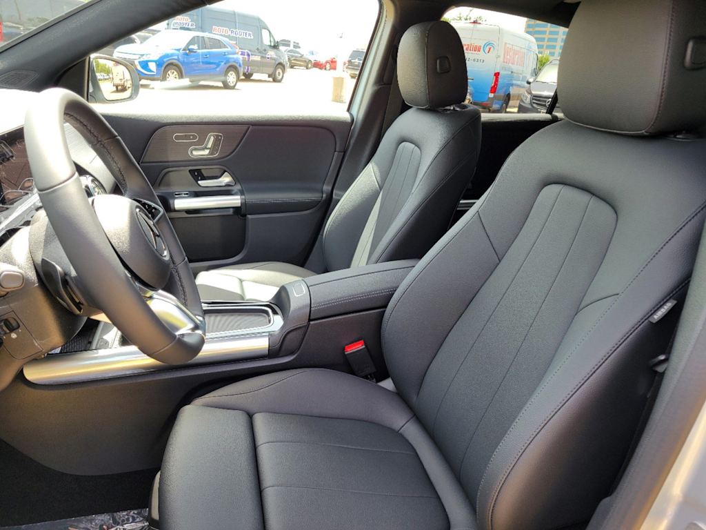 Thumbnail: 2025 Mercedes-Benz GLA - 8