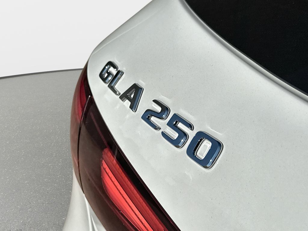 Thumbnail: 2026 Mercedes-Benz GLA - 7