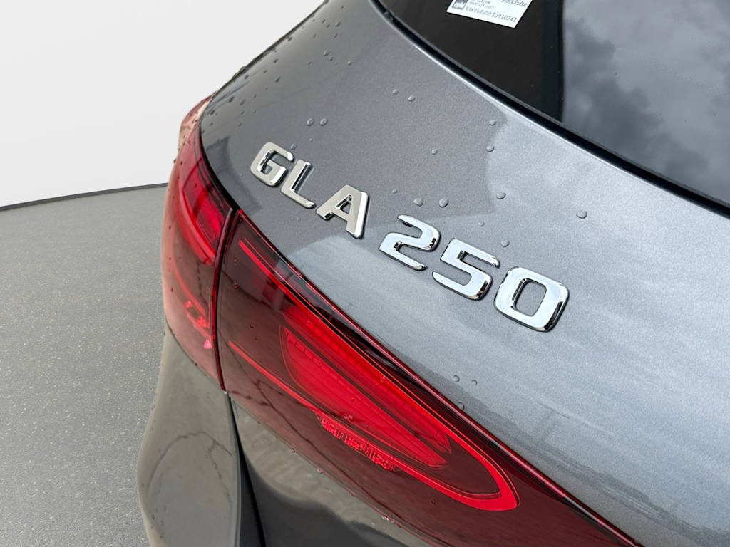 Thumbnail: 2026 Mercedes-Benz GLA - 7