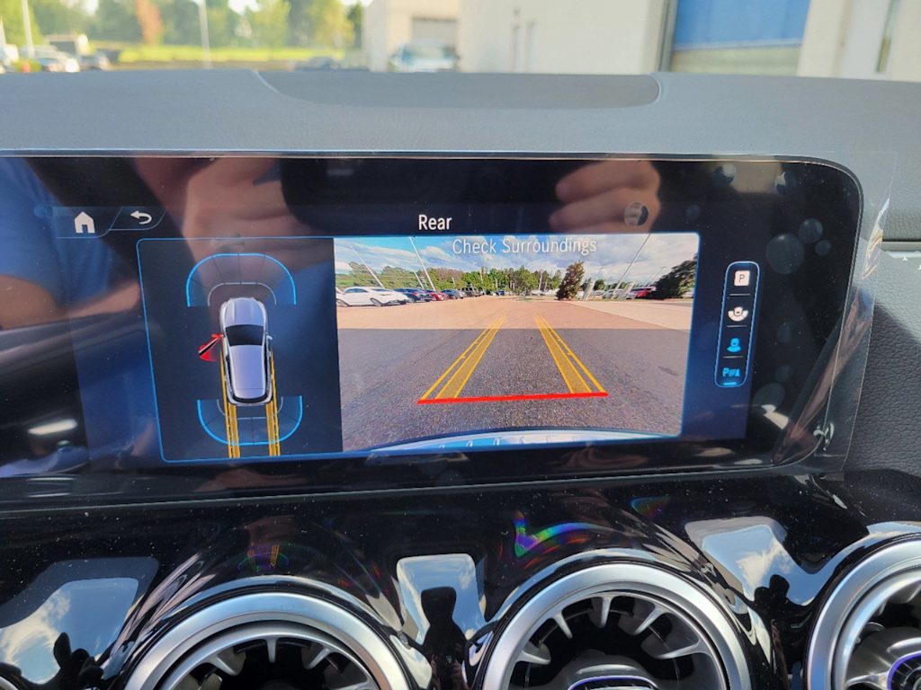 Thumbnail: 2025 Mercedes-Benz GLA - 17