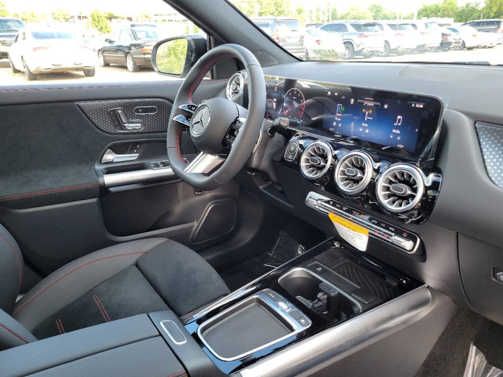 Thumbnail: 2025 Mercedes-Benz GLA - 23