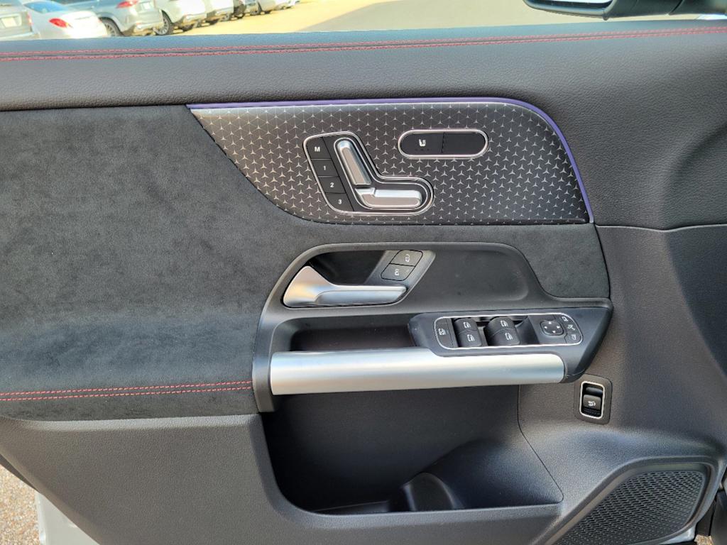 Thumbnail: 2025 Mercedes-Benz GLA - 19