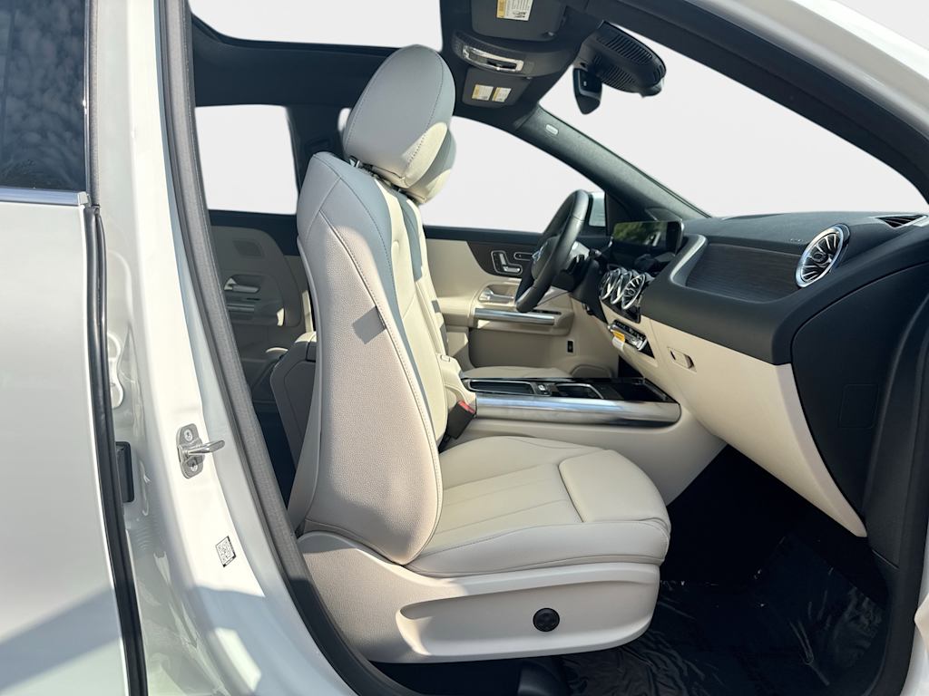 Thumbnail: 2026 Mercedes-Benz GLA - 12